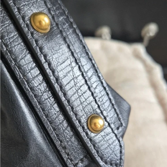 Gucci Elegant Black Leather Hobo Handbag - Picture 11 of 15